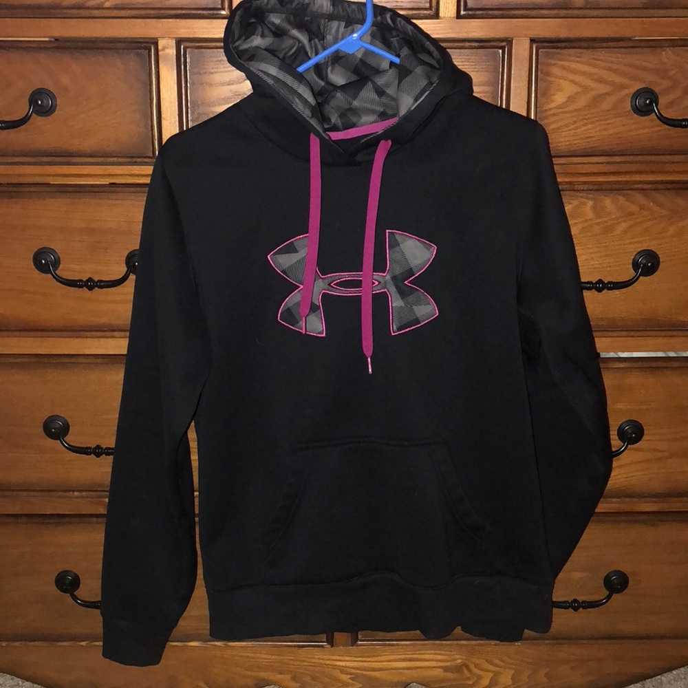 Women’s UA sweatshirt
